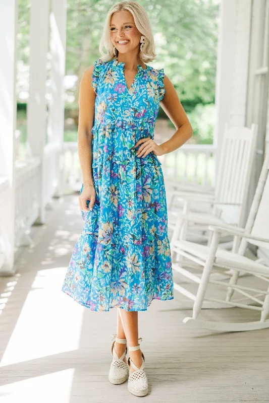 Midi dresses with belted waists to accentuate the figure Fate: Start The Day Blue Floral Midi Dress Midi dresses with belted waists to accentuate the figure Fate: Start The Day Blue Floral Midi Dress