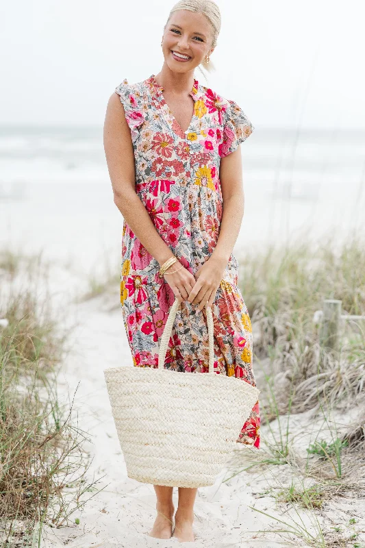 Midi dresses with printed lining for a hidden and stylish detail It's Another Day Pink Floral Midi Dress Midi dresses with printed lining for a hidden and stylish detail It's Another Day Pink Floral Midi Dress
