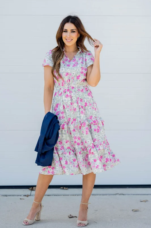 Midi dresses with pleated bodices for a classic and tailored look Aster Cap Sleeve Tiered Midi Dress Midi dresses with pleated bodices for a classic and tailored look Aster Cap Sleeve Tiered Midi Dress