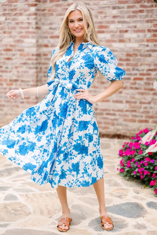 Midi dresses with tiered skirts for a bohemian festival look Feeling Alive Blue Floral Midi Dress Midi dresses with tiered skirts for a bohemian festival look Feeling Alive Blue Floral Midi Dress