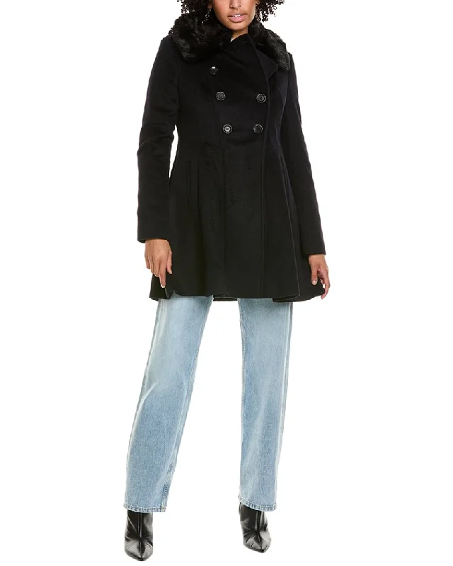 Oversized women's wool coats in a monochromatic look for a trendy outfitVia Spiga Double-Breasted Wool-Blend Coat Oversized women's wool coats in a monochromatic look for a trendy outfitVia Spiga Double-Breasted Wool-Blend Coat