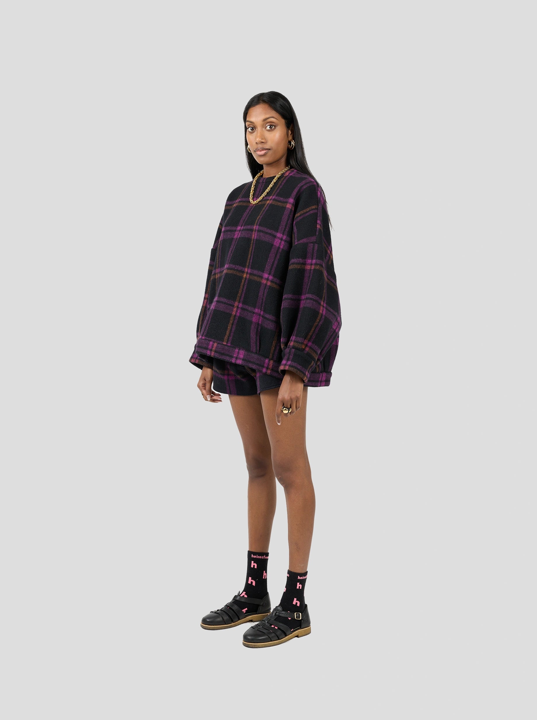 Oversized women's wool coats in a monochromatic look for a trendy outfitHarlem jumper in District Wineberry wool Oversized women's wool coats in a monochromatic look for a trendy outfitHarlem jumper in District Wineberry wool
