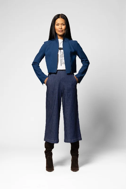 Mid - length women's down coats in a slim fit for a modern and sleek appearanceShin Jacket - Mystic Mid - length women's down coats in a slim fit for a modern and sleek appearanceShin Jacket - Mystic
