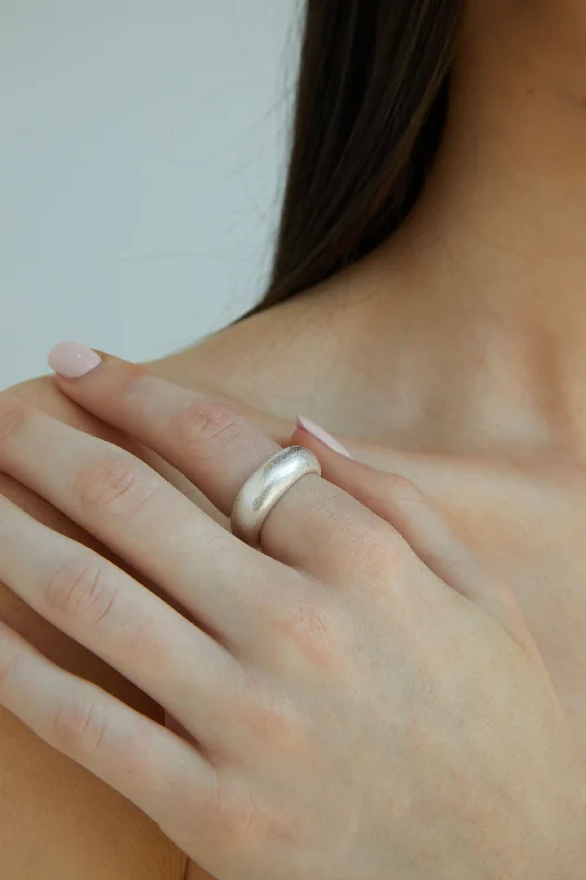 THIN DOME RING