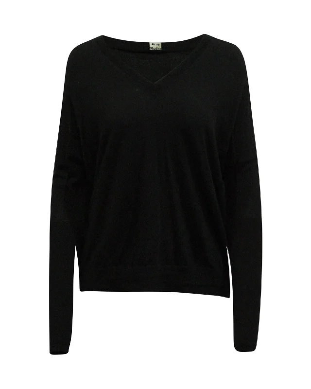 Plus Size Women's Oversized Chunky Knit SweatersAcne Studios V-neck Sweater in Black Merino Wool Plus Size Women's Oversized Chunky Knit SweatersAcne Studios V-neck Sweater in Black Merino Wool