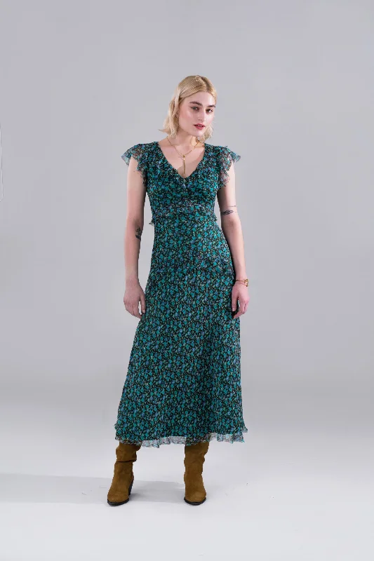 Knee - Length Women's Wool Blend Sweater Dresses in Neutral ColorsVikisews Caitlin Dress Knee - Length Women's Wool Blend Sweater Dresses in Neutral ColorsVikisews Caitlin Dress