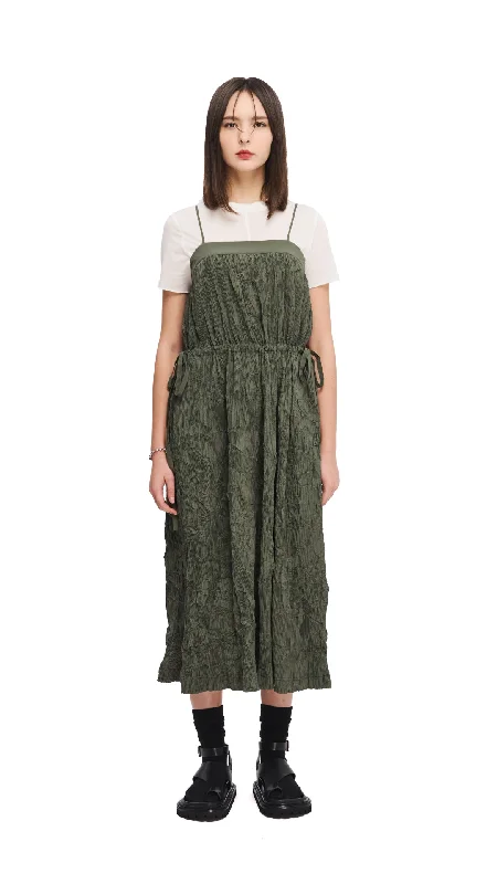 Sheath Women Dress with a Tailored Fit for a Professional LookCrinkle Pleat Dress