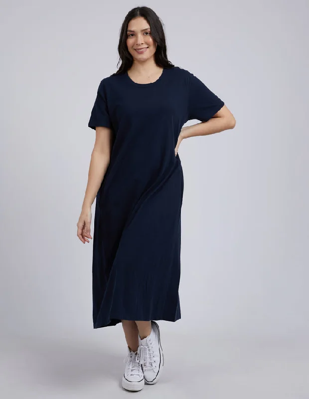 Maxi Women Dress with Floral Print for a Bohemian VibeElm Adira Dress Navy