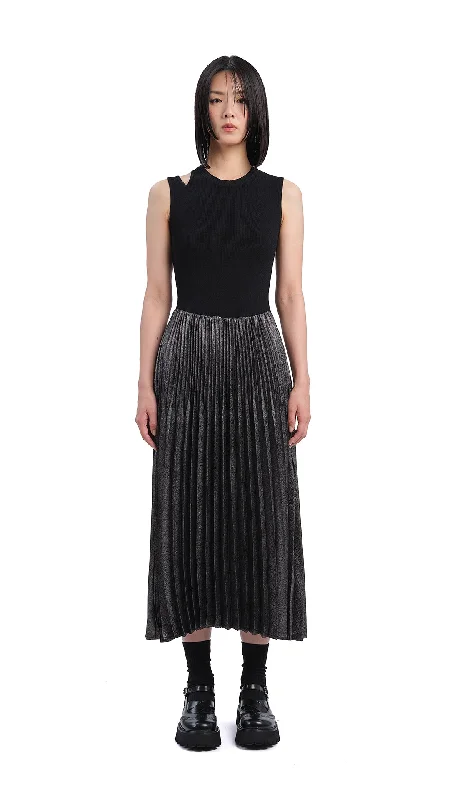 Ball Gown Women Dress with a Full Skirt for a Princess - like LookMetallic Dress