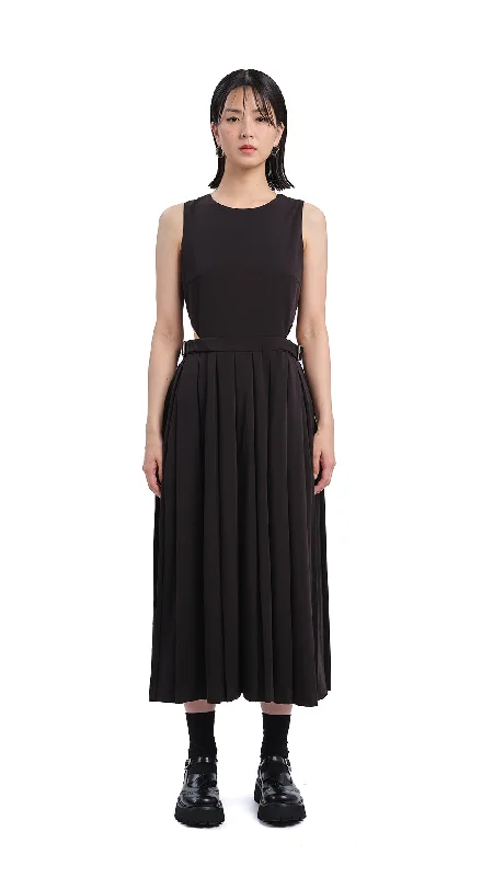 Halter Neck Women Dress to Show Off the Shoulders and NecklinePleated Cut-out Dress