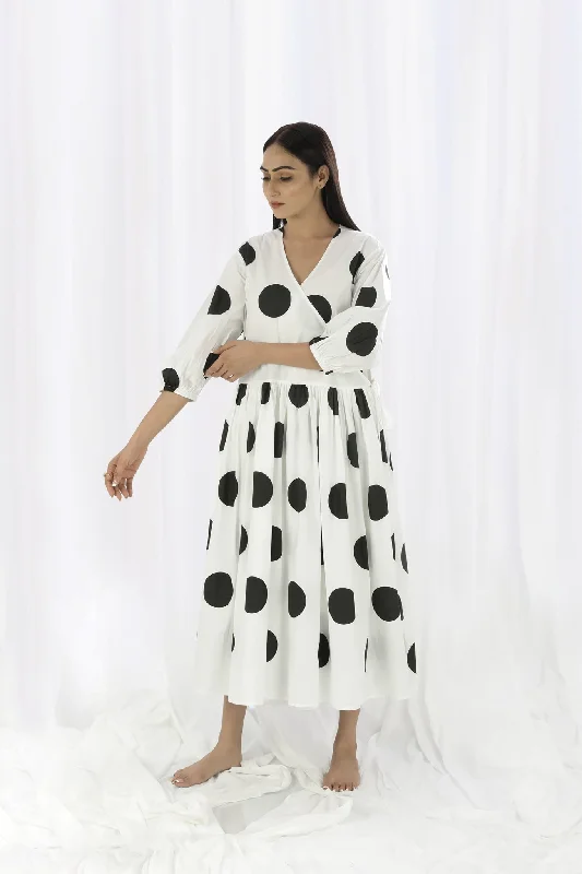 Ball Gown Women Dress with a Full Skirt for a Princess - like Look Ball Gown Women Dress with a Full Skirt for a Princess - like Look Bright White Overlap Dress Ball Gown Women Dress with a Full Skirt for a Princess - like Look Ball Gown Women Dress with a Full Skirt for a Princess - like Look Bright White Overlap Dress