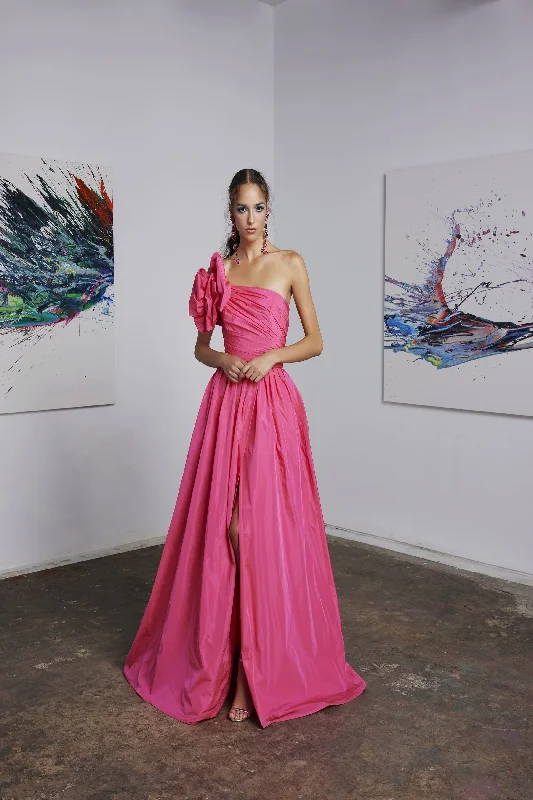 Halter Neck Women Dress to Show Off the Shoulders and Neckline Halter Neck Women Dress to Show Off the Shoulders and Neckline Frascara 4633 Halter Neck Women Dress to Show Off the Shoulders and Neckline Halter Neck Women Dress to Show Off the Shoulders and Neckline Frascara 4633