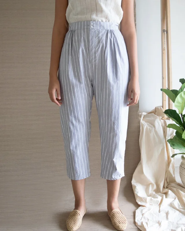 Pleated Women Dress with a Timeless and Elegant Texture Pleated Women Dress with a Timeless and Elegant Texture Grey Stripe Pant