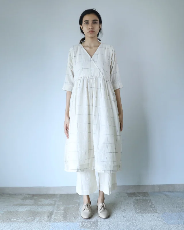 Plus Size Women Dress with a Flattering A - Line Cut for Comfort and Style Plus Size Women Dress with a Flattering A - Line Cut for Comfort and Style Ivory Checks Organic Cotton Dress Plus Size Women Dress with a Flattering A - Line Cut for Comfort and Style Plus Size Women Dress with a Flattering A - Line Cut for Comfort and Style Ivory Checks Organic Cotton Dress