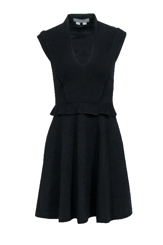 Strapless Women Dress with a Built - in Bra for Comfort and Support Strapless Women Dress with a Built - in Bra for Comfort and Support Proenza Schouler - Black Knit Sleeveless Fit & Flare Dress Sz 2