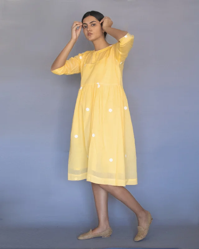 Maxi Women Dress with Floral Print for a Bohemian Vibe Maxi Women Dress with Floral Print for a Bohemian Vibe Yellow Polka Drop Shoulder Dress with Slip Maxi Women Dress with Floral Print for a Bohemian Vibe Maxi Women Dress with Floral Print for a Bohemian Vibe Yellow Polka Drop Shoulder Dress with Slip