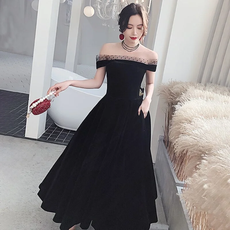 Ruffled maxi dresses with a tiered skirt for added volumeFashionSierra - Burgundy Black Velour Boat Neck Dots Lace A-line Prom Gowns Ruffled maxi dresses with a tiered skirt for added volumeFashionSierra - Burgundy Black Velour Boat Neck Dots Lace A-line Prom Gowns