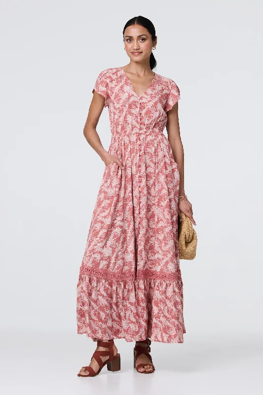 Maxi dresses with a halter neck for a stylish and sophisticated choicePaisley Print A-Line Tiered Maxi Dress Maxi dresses with a halter neck for a stylish and sophisticated choicePaisley Print A-Line Tiered Maxi Dress