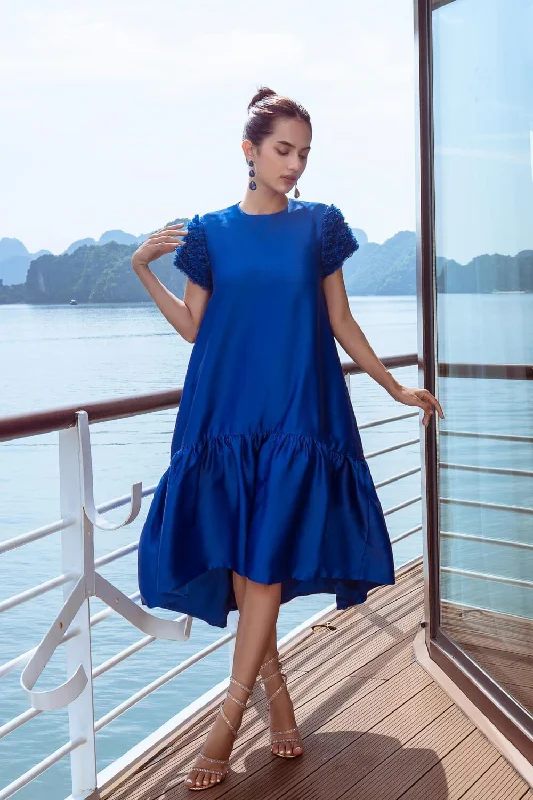 Midi dresses with bow accents for a sweet and charming lookEsther Drop Waist Round Neck Taffeta Midi Dress Midi dresses with bow accents for a sweet and charming lookEsther Drop Waist Round Neck Taffeta Midi Dress
