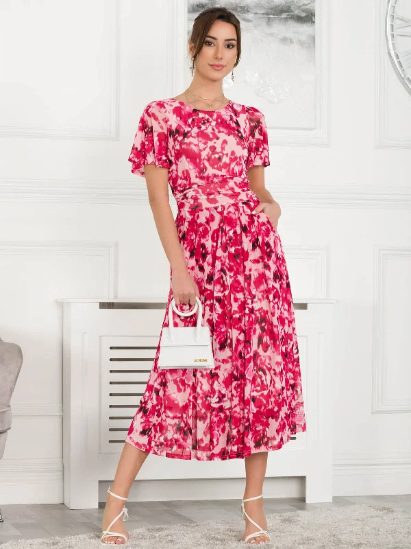 Midi dresses with ruffled sleeves for a more feminine and voluminous lookGiana Floral Midi Dress, Pink Abstract Midi dresses with ruffled sleeves for a more feminine and voluminous lookGiana Floral Midi Dress, Pink Abstract