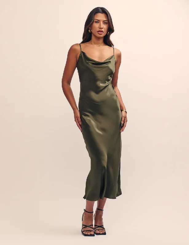 Midi dresses with fringe details for a fun and energetic styleGreen Bridesmaid Trixie Midaxi Dress Midi dresses with fringe details for a fun and energetic styleGreen Bridesmaid Trixie Midaxi Dress