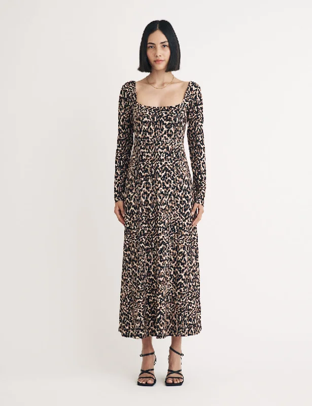 Midi dresses with V - necklines for a flattering and elongating effectLeopard Print Aidie Midi Dress Midi dresses with V - necklines for a flattering and elongating effectLeopard Print Aidie Midi Dress