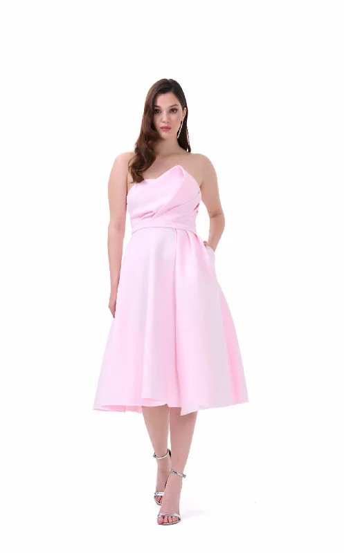 Cocktail dresses with a mesh panel and a high - neck designGygess G2415174 Dress