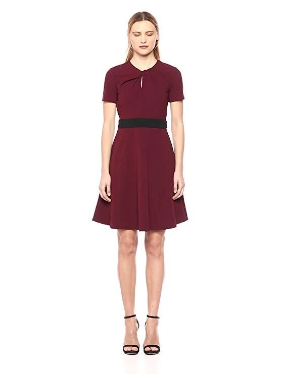 One - shoulder cocktail dresses in emerald green for a bold statementTaylor - 9942M Jewel Short Sleeves A-Line Cocktail Dress