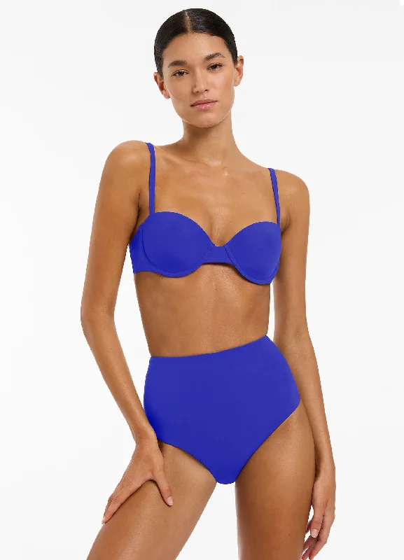 String bikini for a minimalistic and sexy beach styleJetset High Waisted Bikini Bottom - Sapphire String bikini for a minimalistic and sexy beach styleJetset High Waisted Bikini Bottom - Sapphire